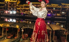 彭丹被吃奶门事件